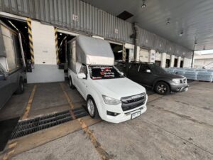 รถขนส่งรับจ้างม่วงสามสิบ